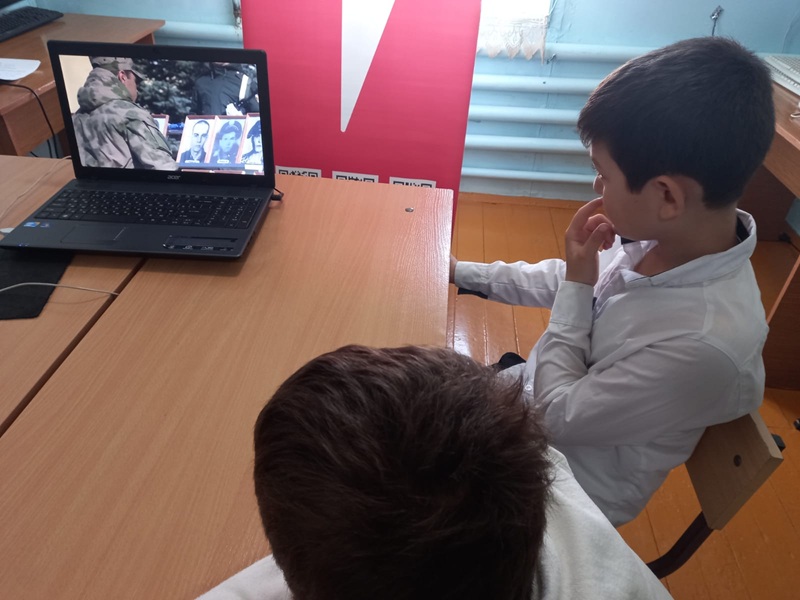 Просмотр мультфильма  ,, Азбука безопасности,,  в начальных классах..